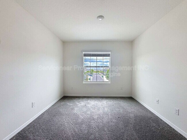 Building Photo - 32988 Major Oak Dr