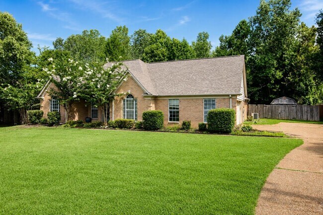Building Photo - 20 Country Brook Dr