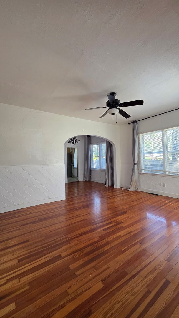 Building Photo - 2 Bedroom 1 Bath Single Family Home