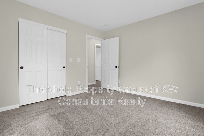 Building Photo - 1352 N 6th St