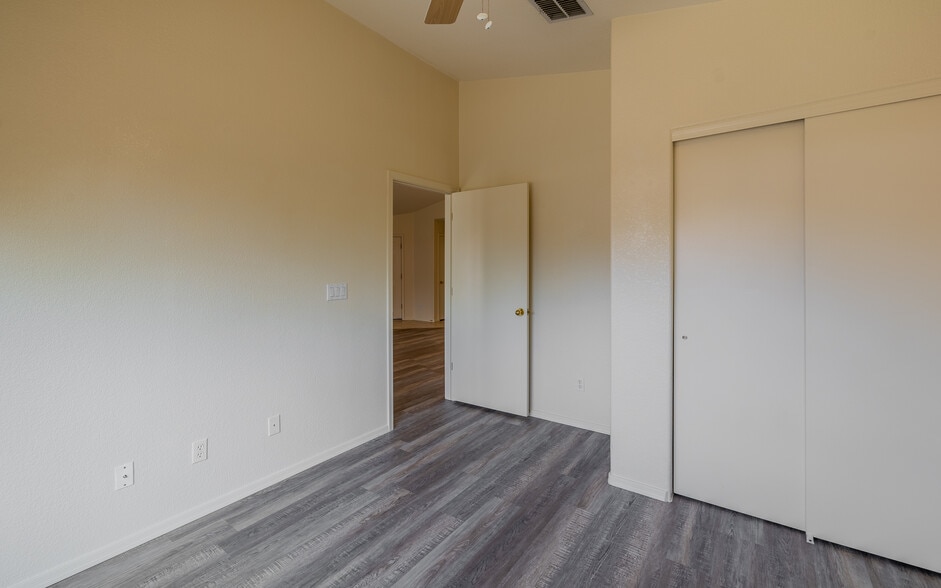 Bedroom 2 - 10397 E Rose Hill St