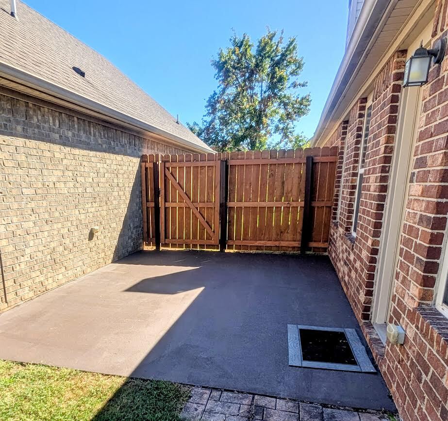 Side Patio w/ Fence & Gate - 3110 Southwest Warberry Avenue