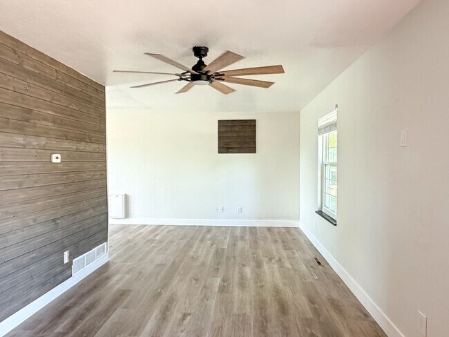 Building Photo - Updated Single-Family Home in Broomfield!