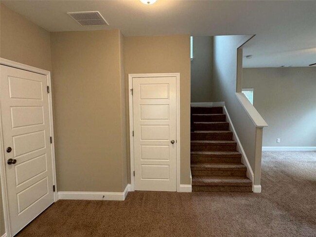 Building Photo - 495 Kirkland Dr