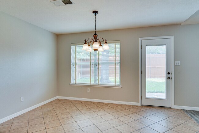 Building Photo - 6718 Valley Branch Dr