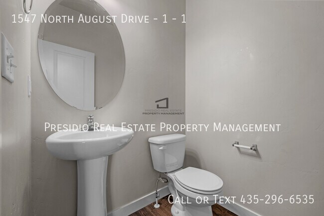 Building Photo - 1547 N August Dr
