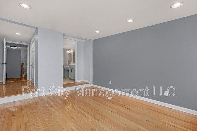 Building Photo - 702 S Bouldin St