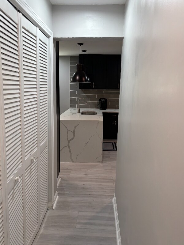 Building Photo - 665 S Preston Ct