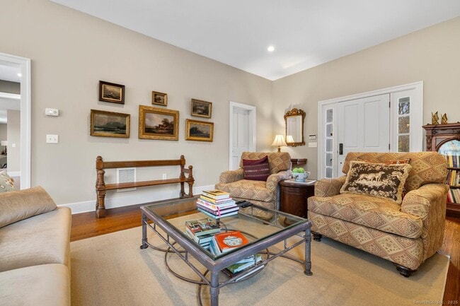 Building Photo - 138 School House Rd