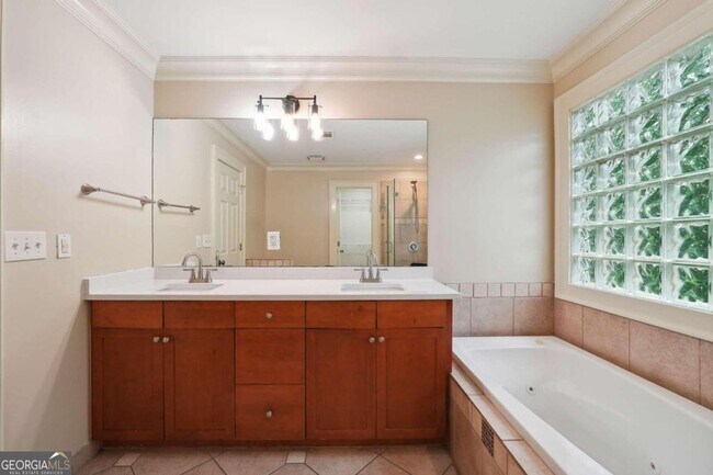 Building Photo - THREE BEDROOM DECATUR GEM WITH ENDLESS POTENTIAL!