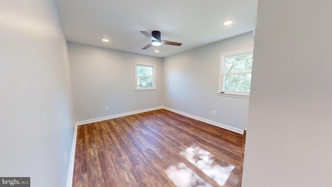 Building Photo - 6602 Greenview Ln