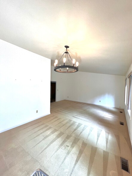 Building Photo - 11585 SW Settler Way