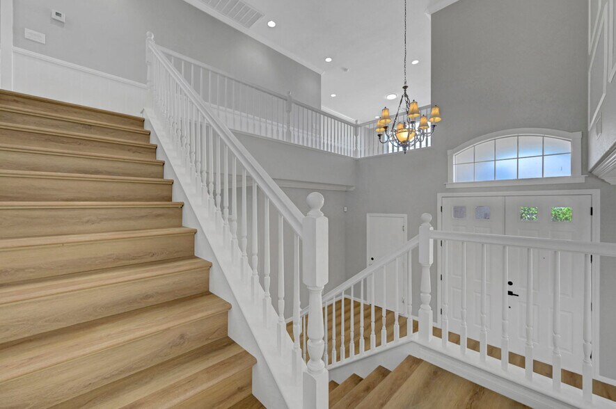 Building Photo - 11013 Mount Royal Ave