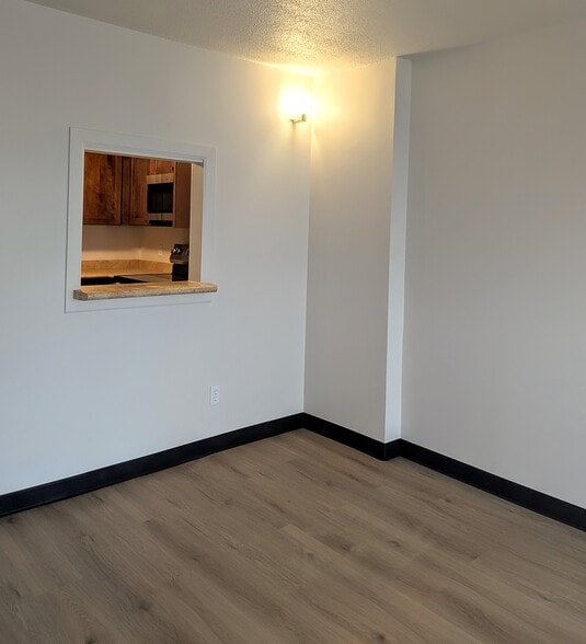 Building Photo - 1633 N Prospect Ave