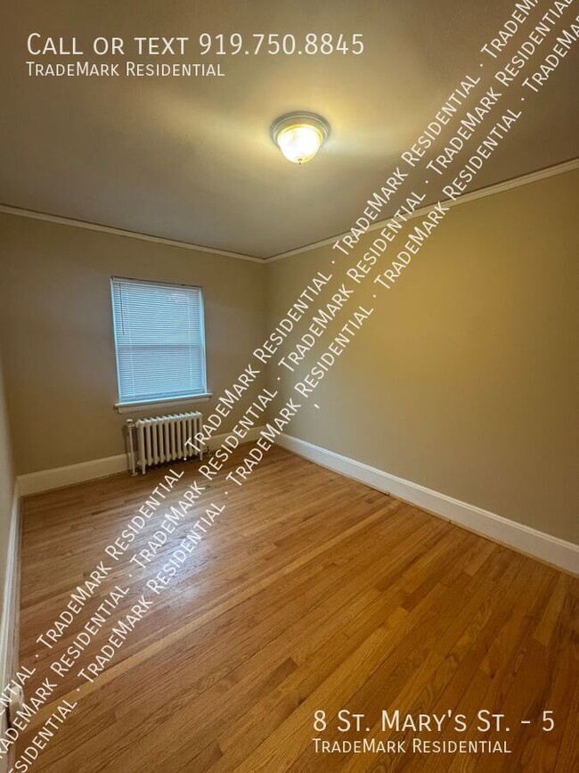 Building Photo - 8 St Marys St