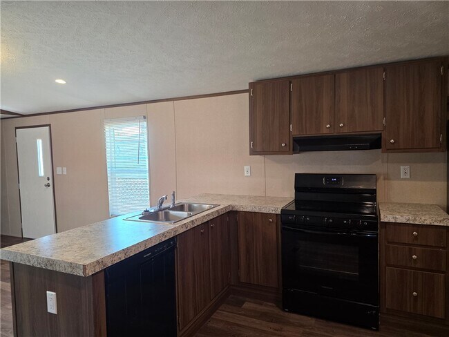 Building Photo - 1775 Sea Creek Dr