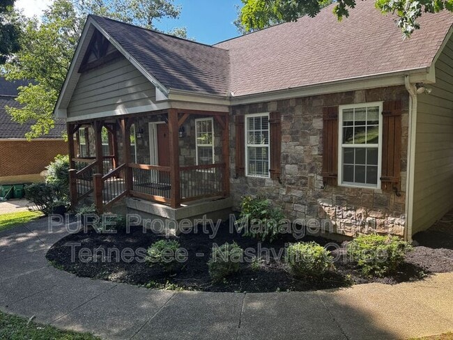 Primary Photo - 103 Short Dr
