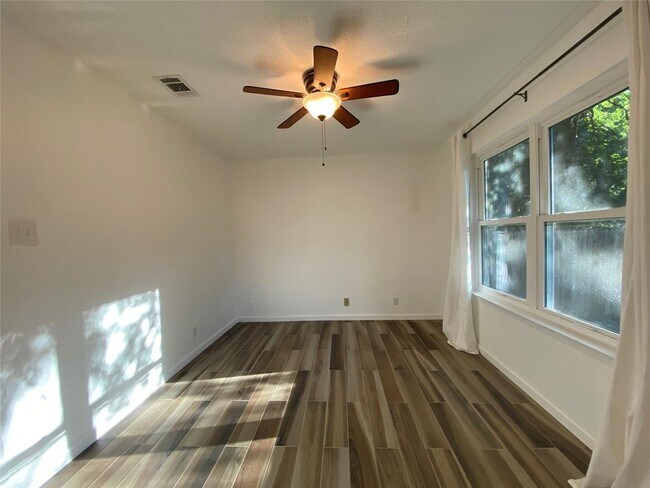 Building Photo - 9618 Sugar Hill Dr