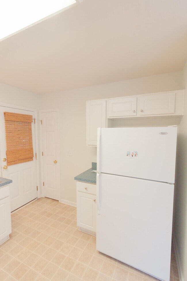 Building Photo - 187 Madrid Dr