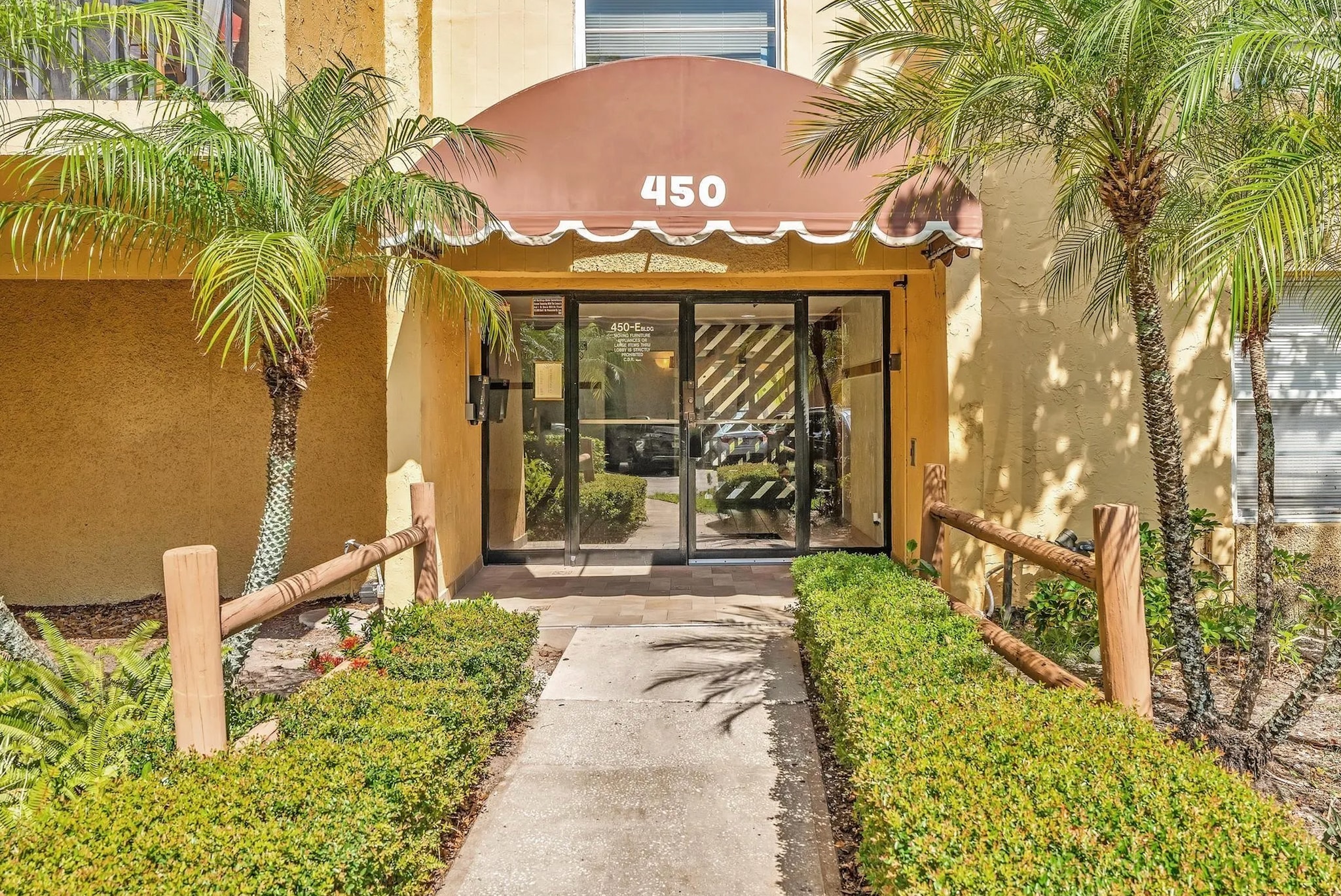 Building entrance (there are also side entrances) - 450 NW 20th St