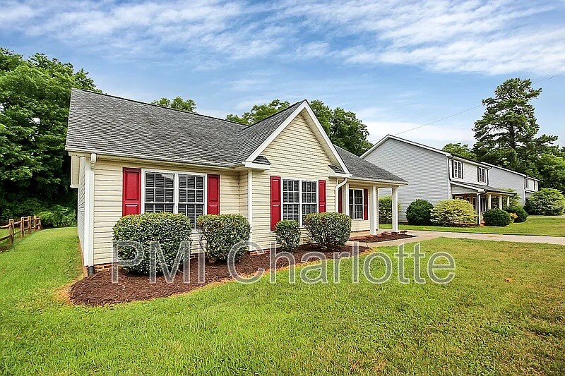 Building Photo - Room in House on S Ridge Ave