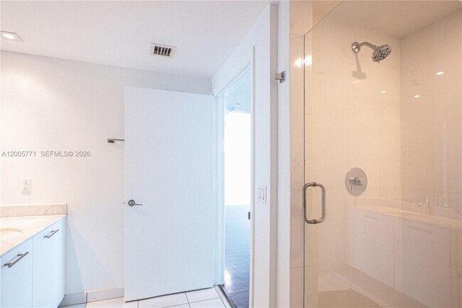 Building Photo - 500 Brickell Ave