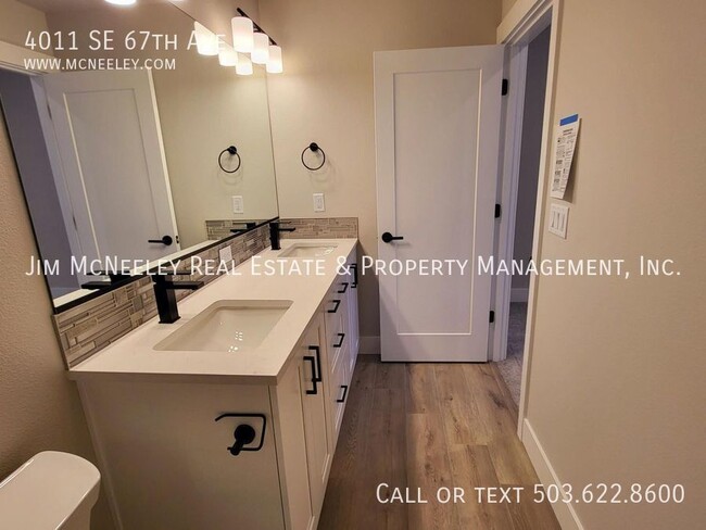 Building Photo - 4011 SE 67th Ave