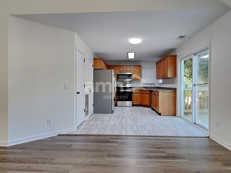 Building Photo - 300 Aspen Arbor