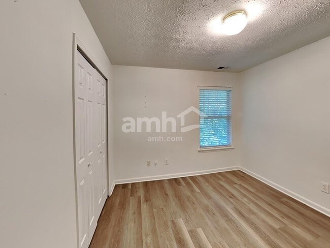 Building Photo - 2911 Water Lily Ct