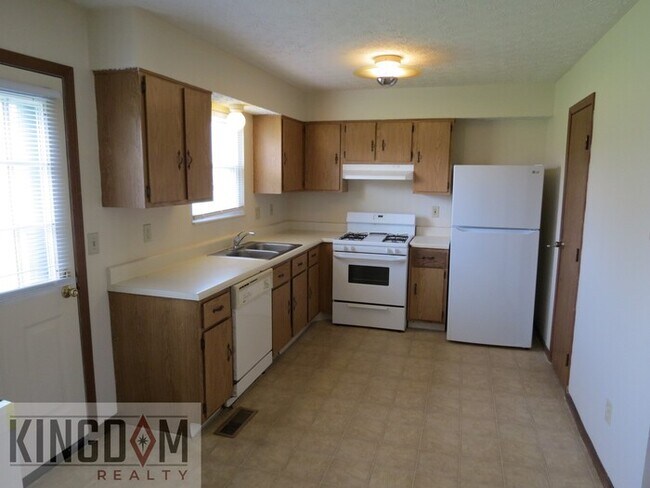 Building Photo - 7070 Tomahawk Trl Renoldsburg, OH 43068