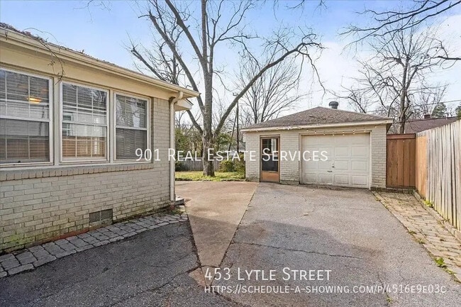 Building Photo - 453 Lytle St