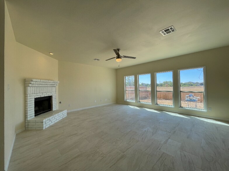 Building Photo - 1076 Zeus Cir