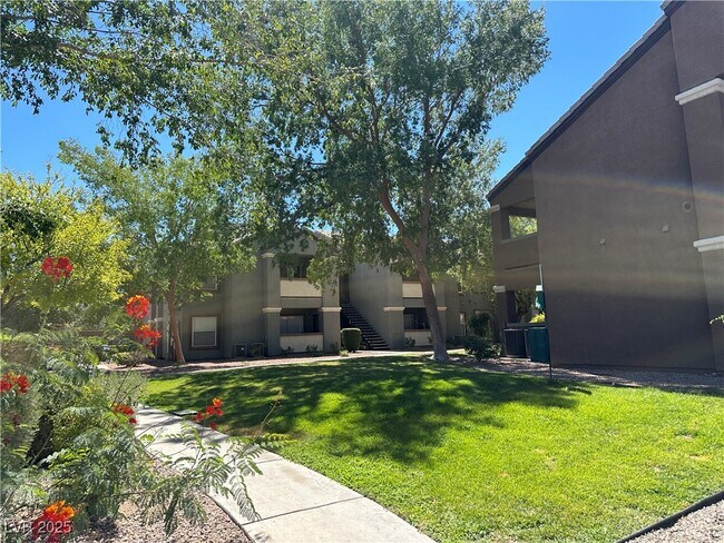Building Photo - 555 E Silverado Ranch Blvd