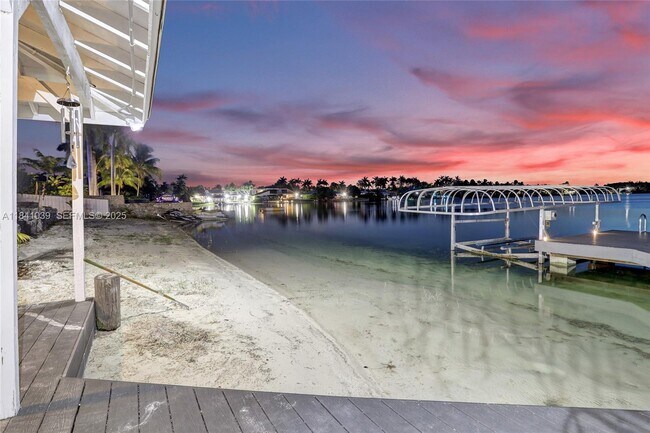 Building Photo - 13724 SW 92nd Ct