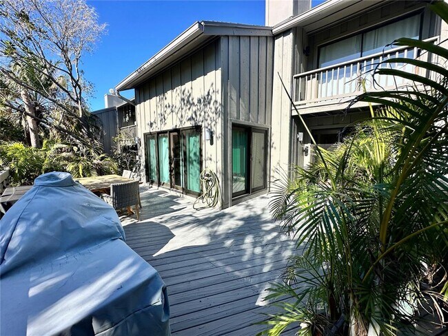 Building Photo - 1445 Landings Cir
