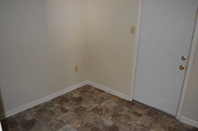 Building Photo - 3856 Jasmine Dr