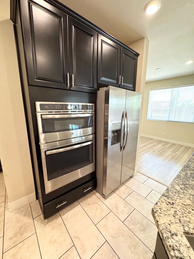 Building Photo - Resort-Style Living in Natomas Meadows | 4BD + Clubhouse & Pools SEE VIDEO