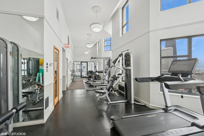 Building Photo - 401 E Ontario St