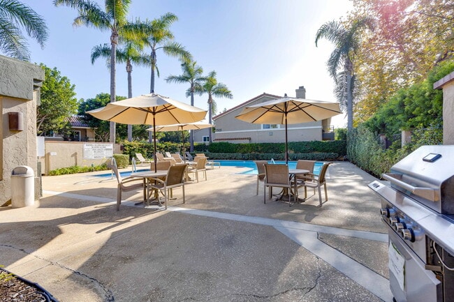 Building Photo - 7505 Charmant Dr