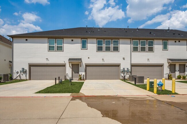 Building Photo - 8895 Stablehand Mews