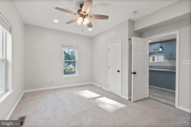 Building Photo - 3809 W Cold Spring Ln