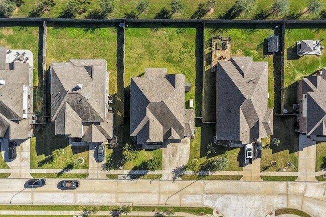 Building Photo - 13814 Russell Ct
