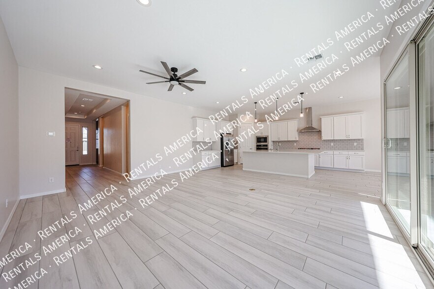 Building Photo - 4815 W Capistrano Ave