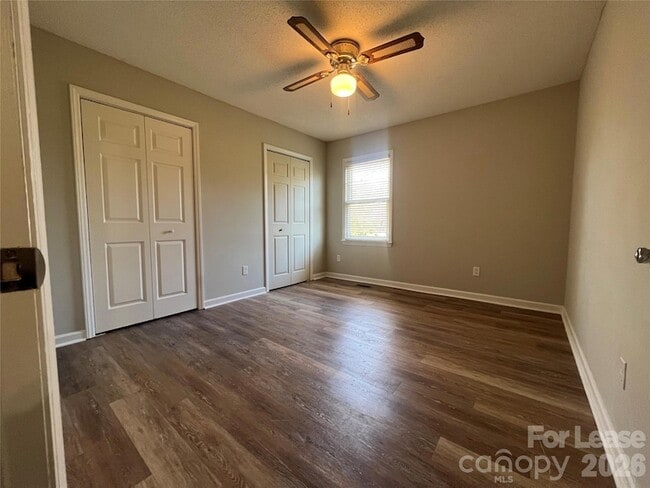 Building Photo - 1369 Little Rd