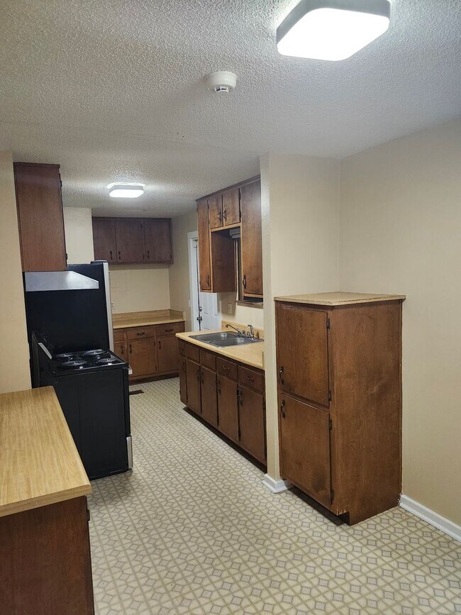 Building Photo - 301 Gaile Ave