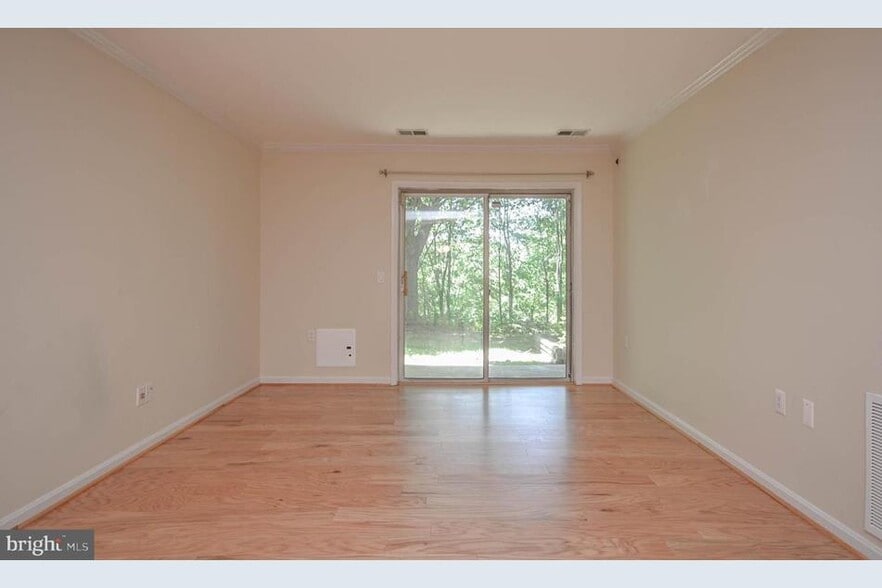 Building Photo - 18300 Streamside Dr