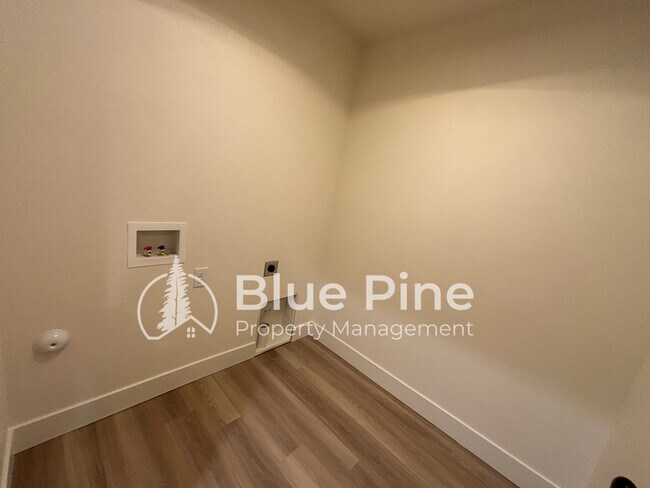 Building Photo - 2398 Caliber Pl