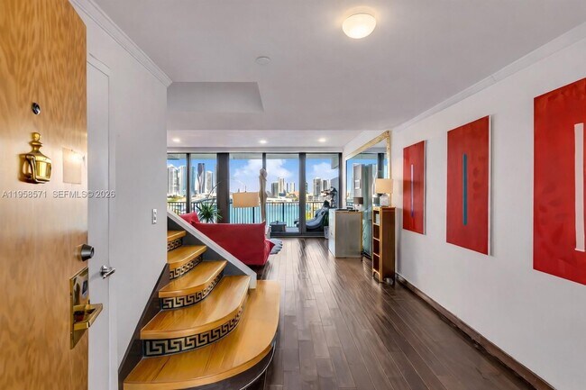 Building Photo - 1000 Venetian Way