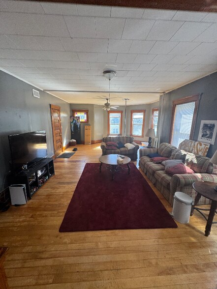 Primary Photo - 226 Highland St