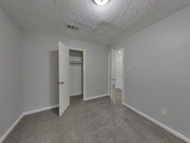 Building Photo - 10919 Almond Grove